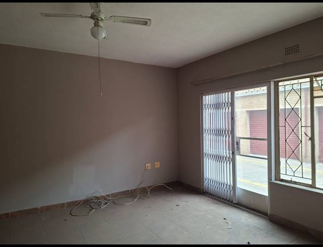 1 BEDROOM FLAT FOR SALE IN VEREENIGING CENTRAL